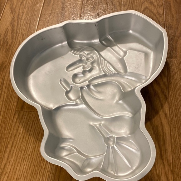 Donated Wilton 1981 High Flying Witch Halloween Cake  Pan Mold #502-3398 - Picture 2 of 3